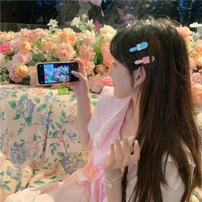 妮娜封面